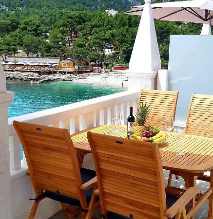 Stonehouse Milna (Hvar)