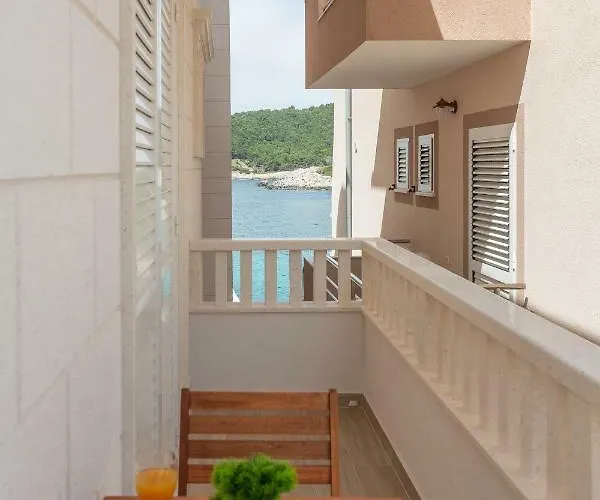 Stonehouse Penzion 4*