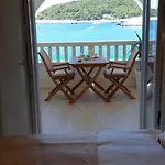 Stonehouse Милна