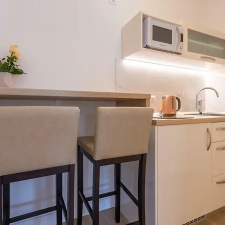 Guest house Stonehouse 3*
