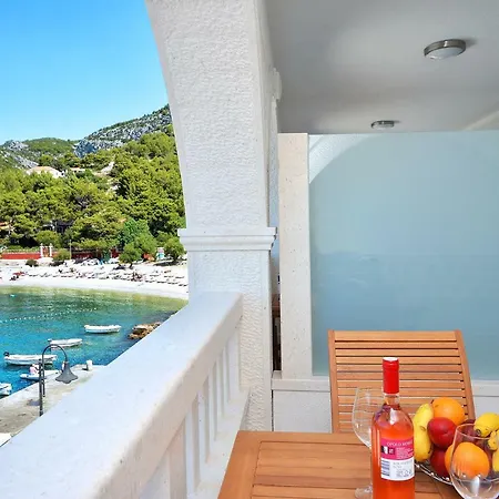 Stonehouse Guest house 3*