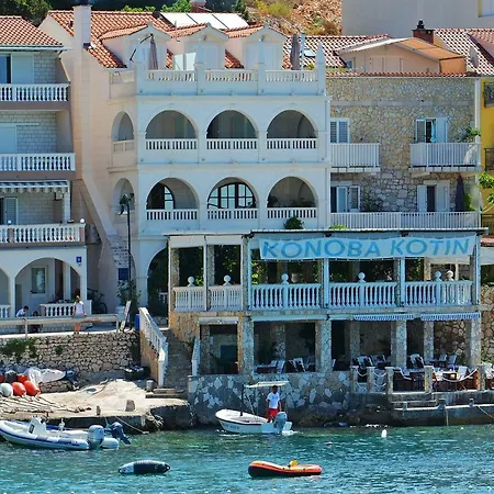 Pensjonat Stonehouse 3*