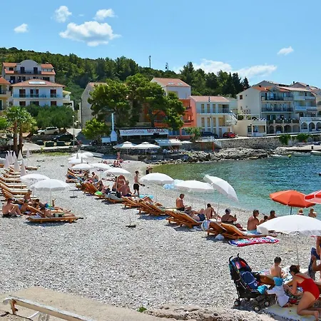 Stonehouse * Milna (Hvar)