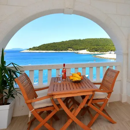 Stonehouse Milna (Hvar)